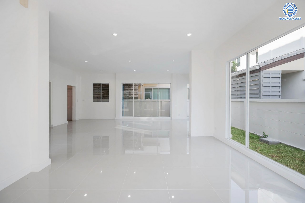 บ้านมือสองตกแต่งใหม่ โครงการ บางกอกบูเลอวาร์ด ราชพฤกษ์-พระราม5 เนื้อที่ 56 ตร.ว. บนสังคมคุณภาพ SC Asset* ฟังก์ชันพร้อม 3 ห้องนอน 3 ห้องน้ำ จอดรถได้ 2 คัน บนทำเลติดถนนราชพฤกษ์ ใกล้วงเวียนพระรามห้า, ทางด่วนศรีรัช และเพียง 10 ถึงรถไฟฟ้า "สถานีบางรักใหญ่"